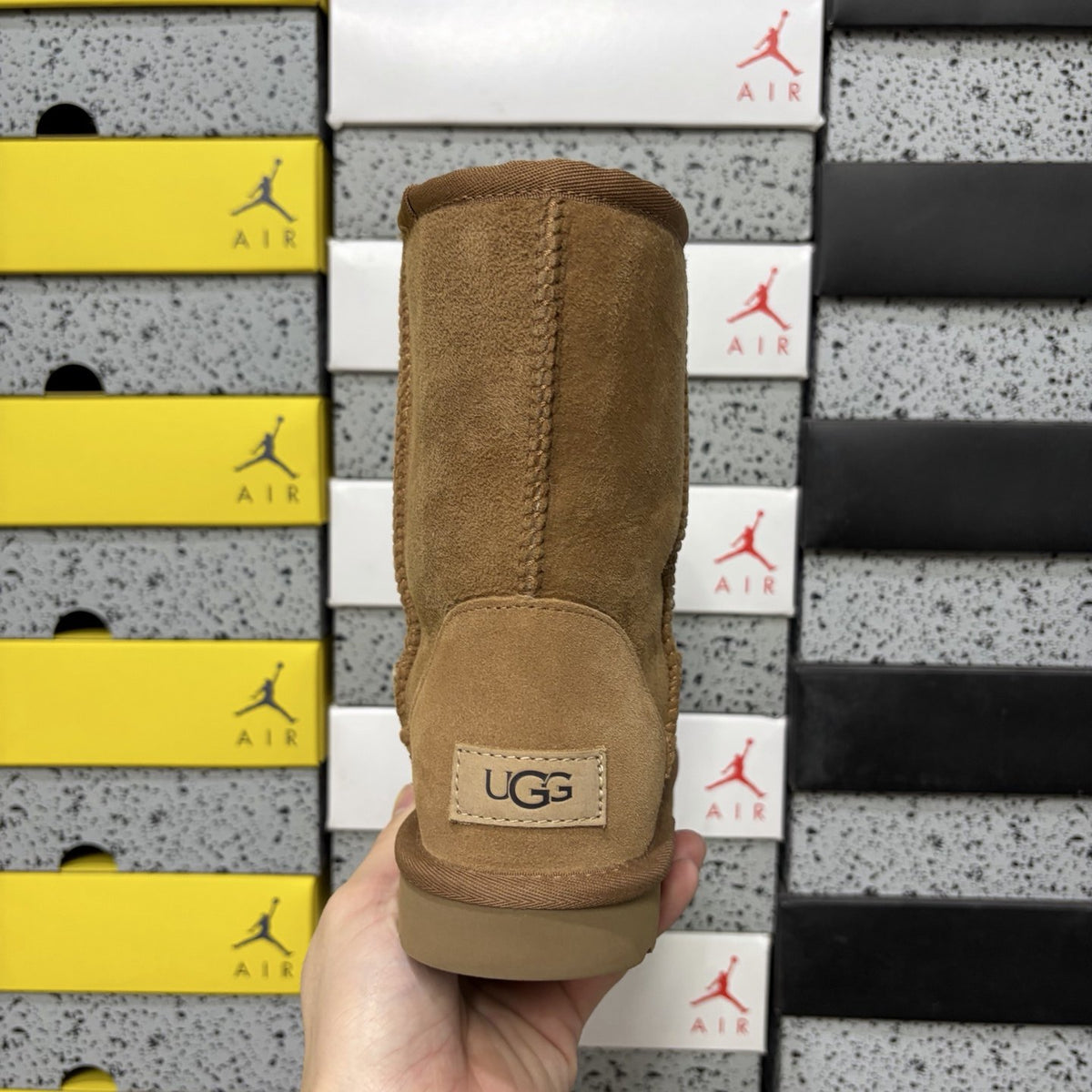 UGG Classic Short II 'Chestnut' — vue 4