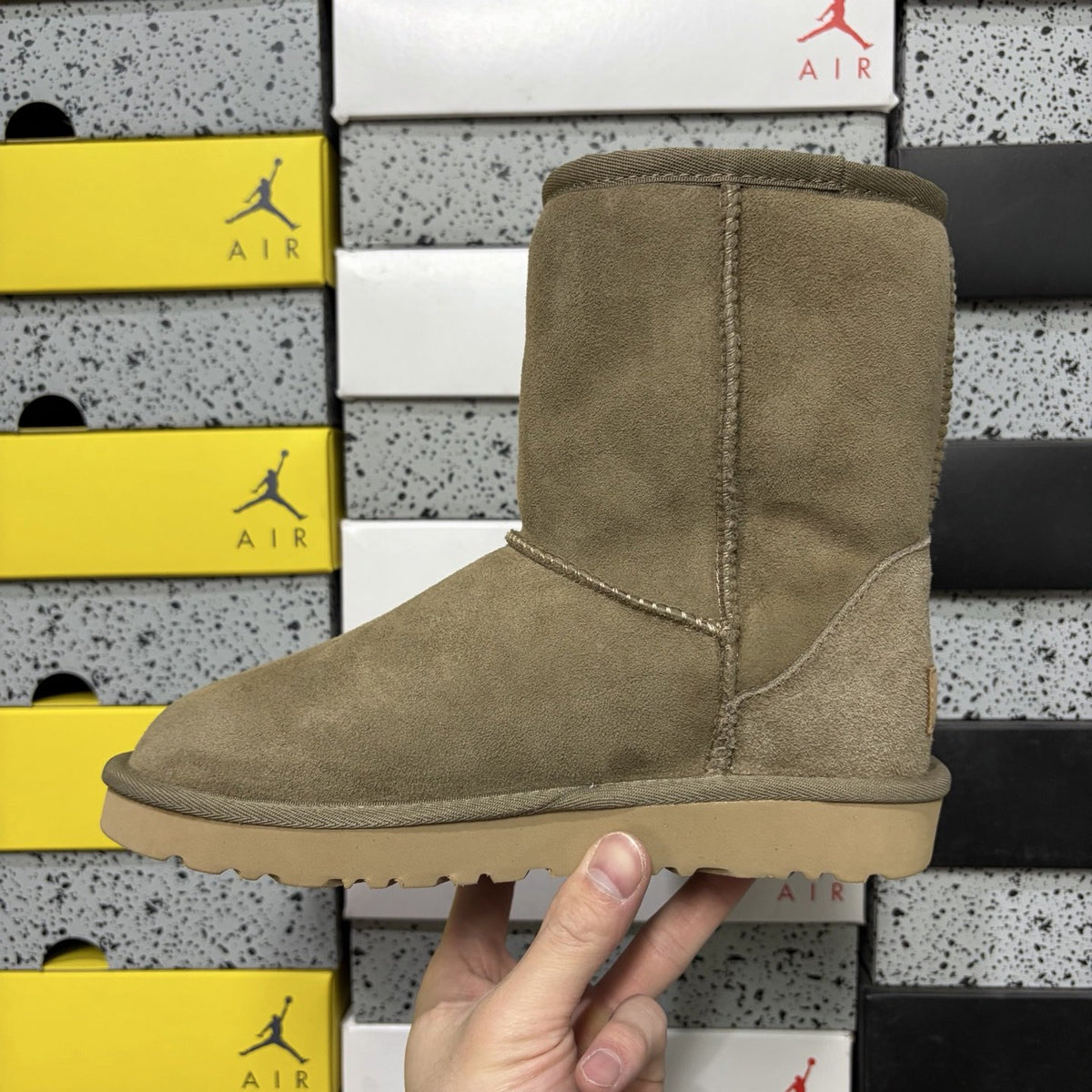 UGG Classic Short II 'Brown' — vue 2
