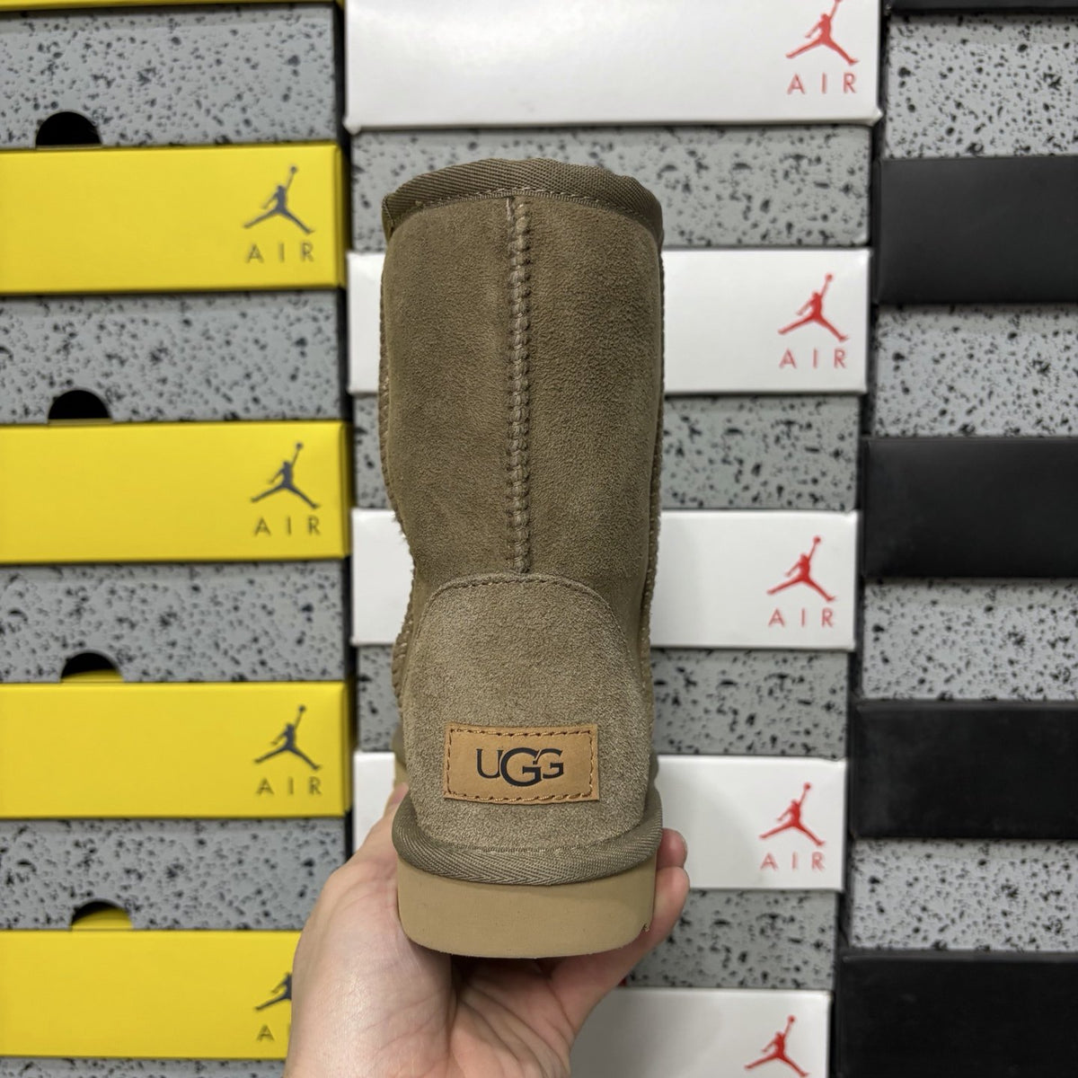 UGG Classic Short II 'Brown' — vue 4