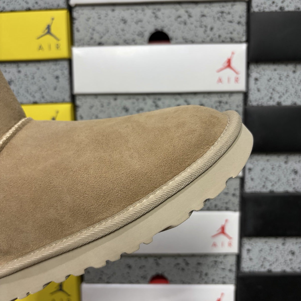 UGG Bailey Button II 'Sand' — vue 7