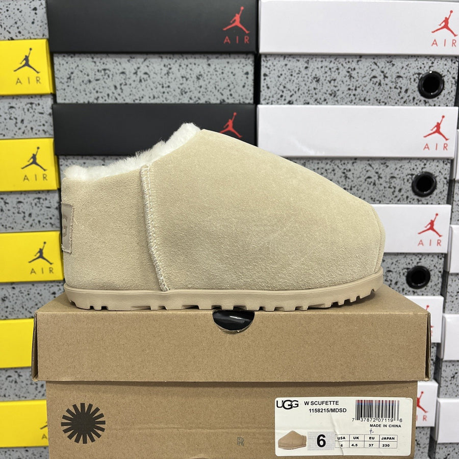 UGG Capybara Slipper 'Sand'