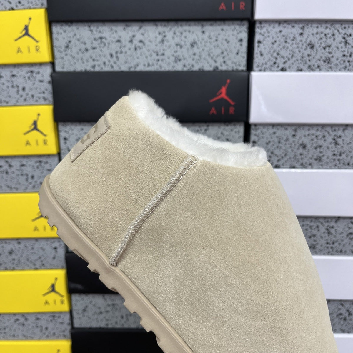UGG Capybara Slipper 'Sand' — vue 6