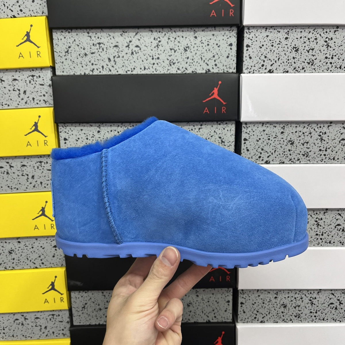 UGG Capybara Slipper 'Blue' — vue 2