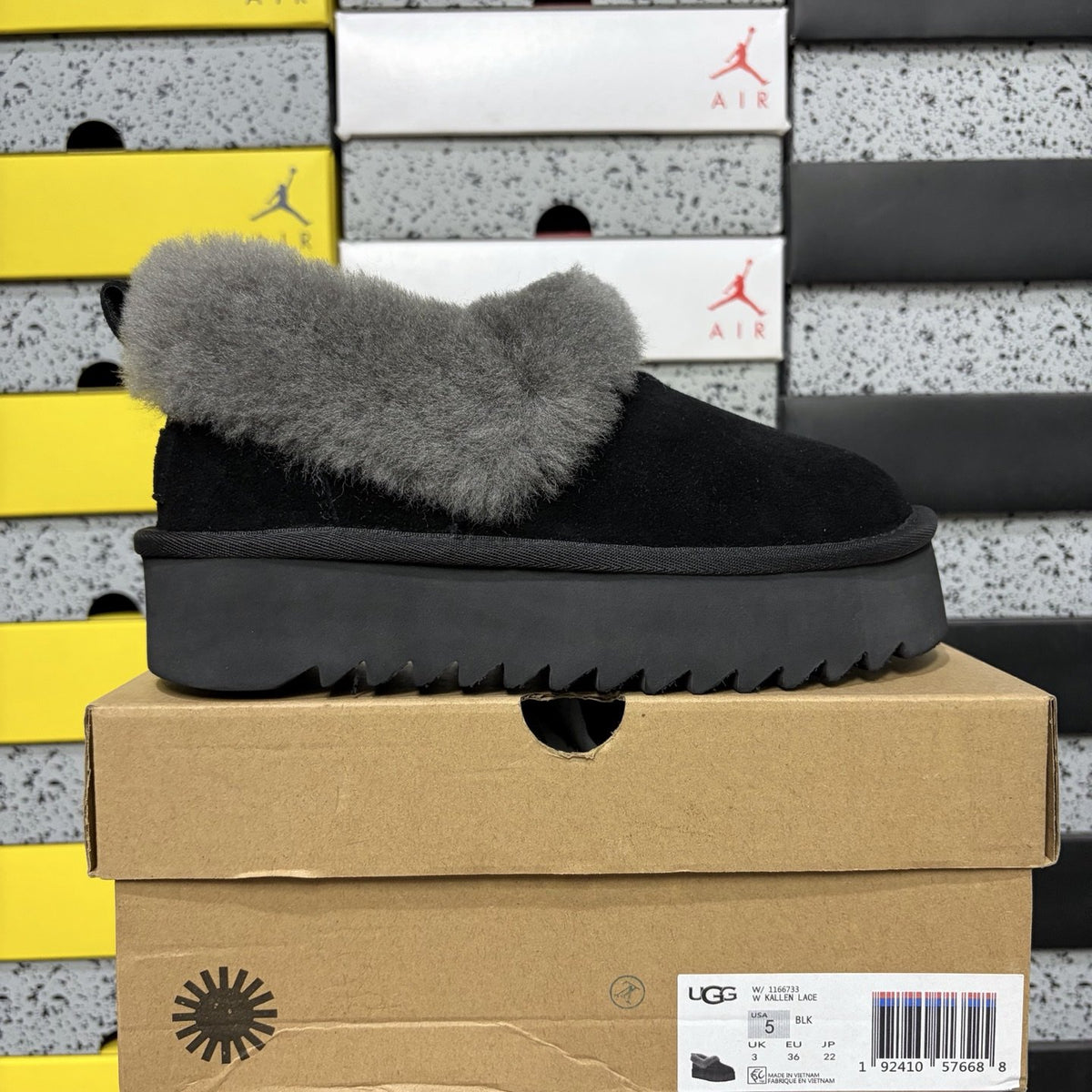 UGG Scuffette Platform 'Black'