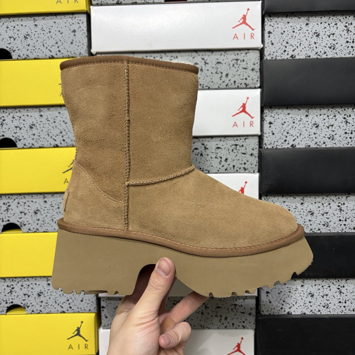 UGG Classic Wedge Tall 'Chestnut' — vue 9
