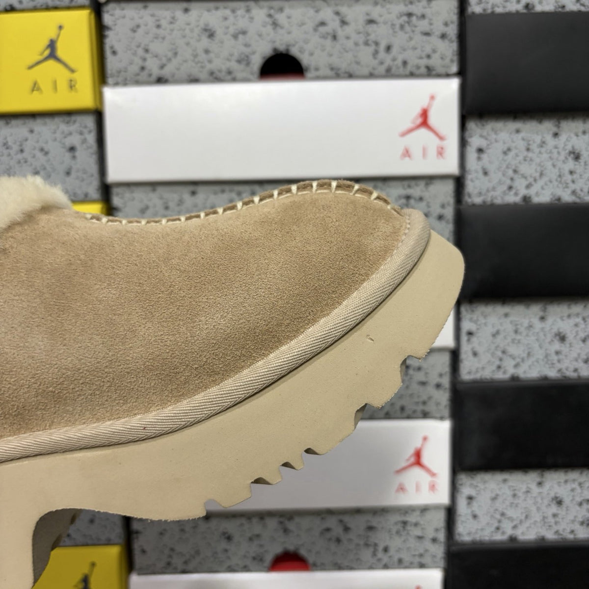 UGG Fisherman Wedge Slide 'Sand' — vue 7
