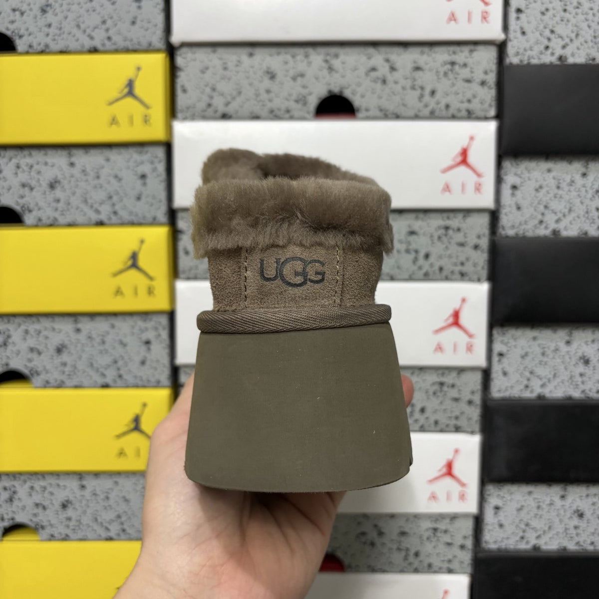 UGG Fisherman Wedge Slide 'Walnut' — vue 4