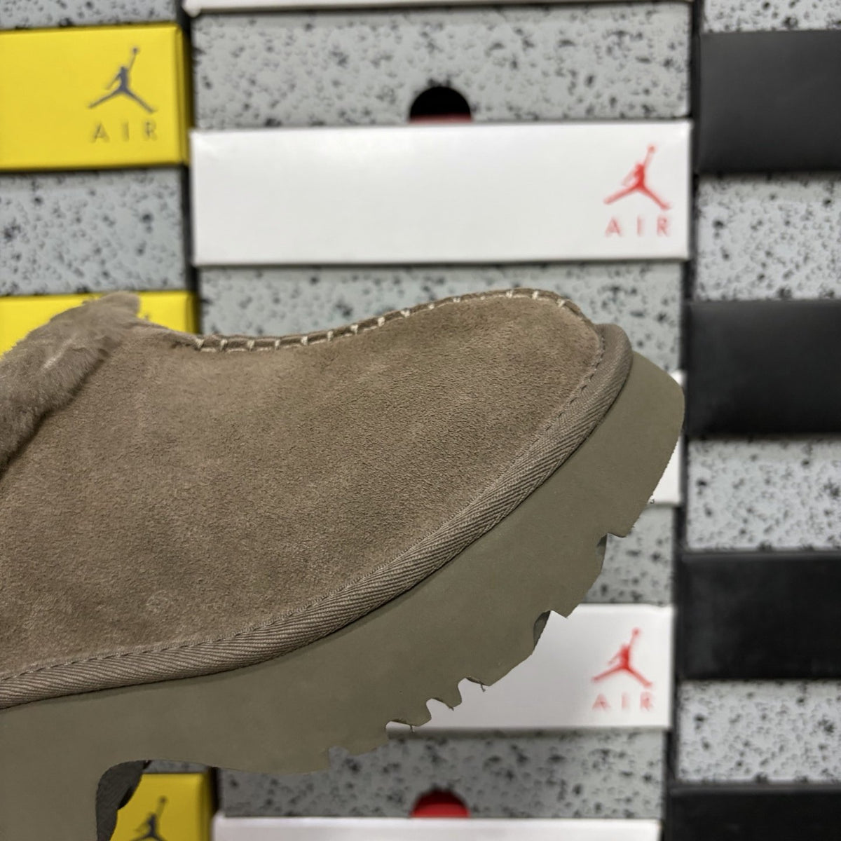 UGG Fisherman Wedge Slide 'Walnut' — vue 7