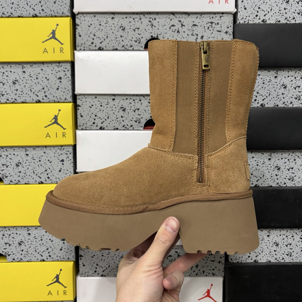 UGG Classic Zip Tall 'Chestnut' — vue 2