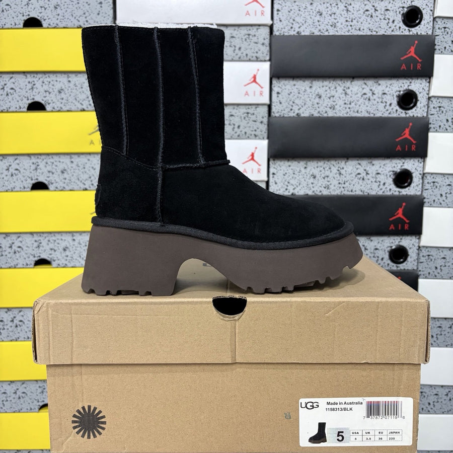 UGG Classic Zip Tall 'Black'