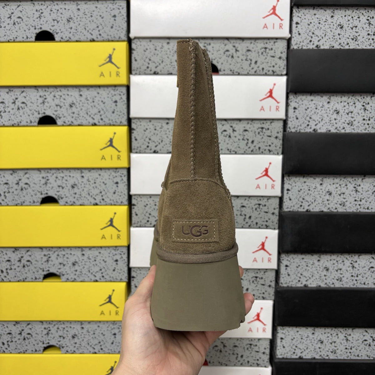 UGG Classic Zip Tall 'Walnut' — vue 4