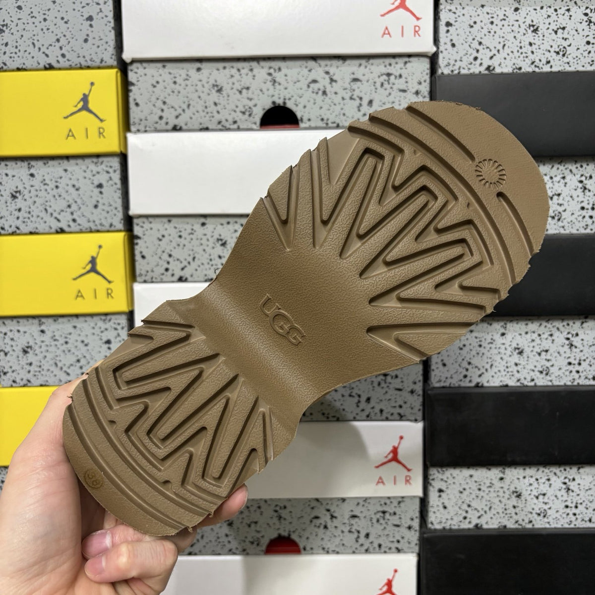 UGG Classic Wedge Mini 'Chestnut' — vue 3