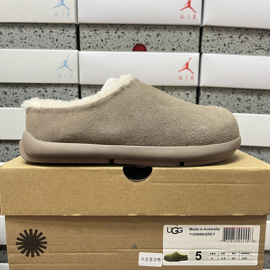 UGG Pumped Slide 'Sand'