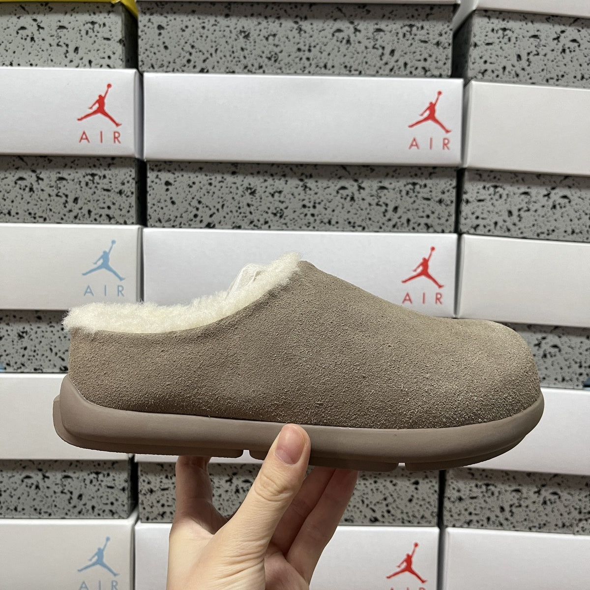 UGG Pumped Slide 'Sand' — vue 9
