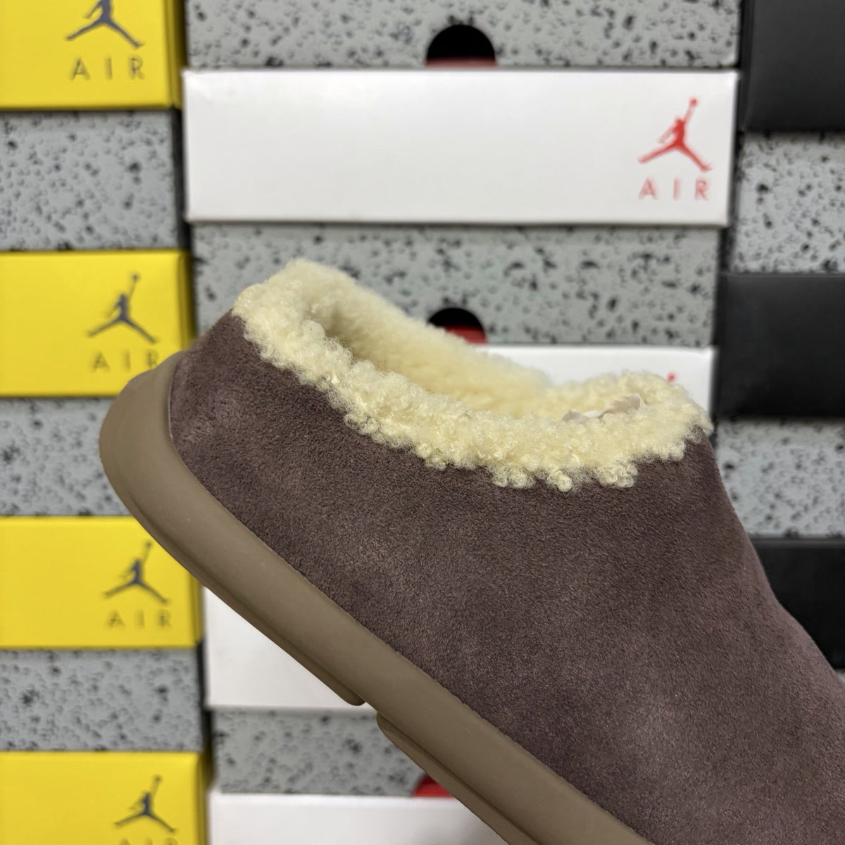 UGG Pumped Slide 'Dark Brown' — vue 6