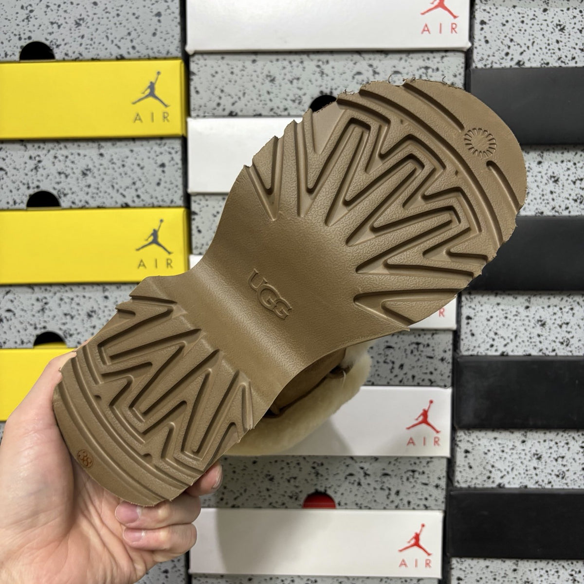 UGG Esme 'Chestnut' — vue 3