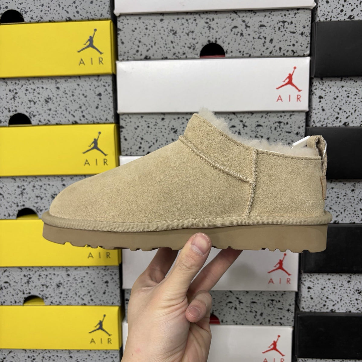 UGG Classic Ultra Mini Lite 'Sand' — vue 2