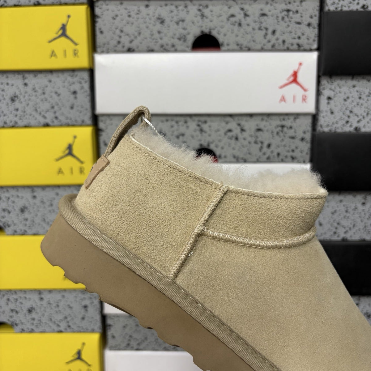 UGG Classic Ultra Mini Lite 'Sand' — vue 6