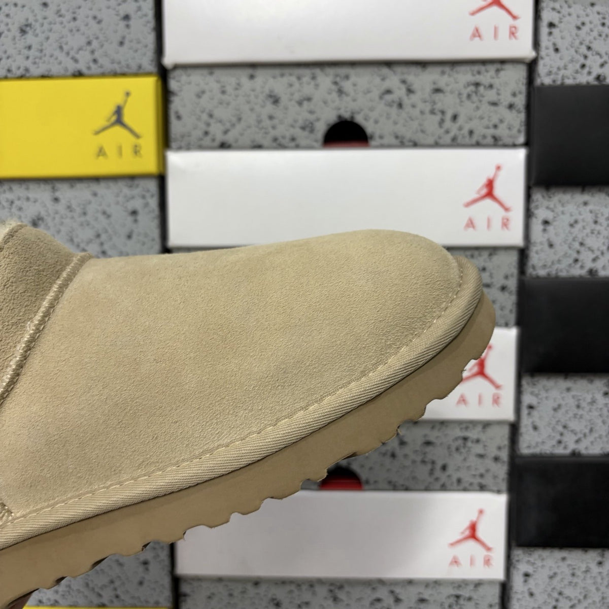UGG Classic Ultra Mini Lite 'Sand' — vue 7