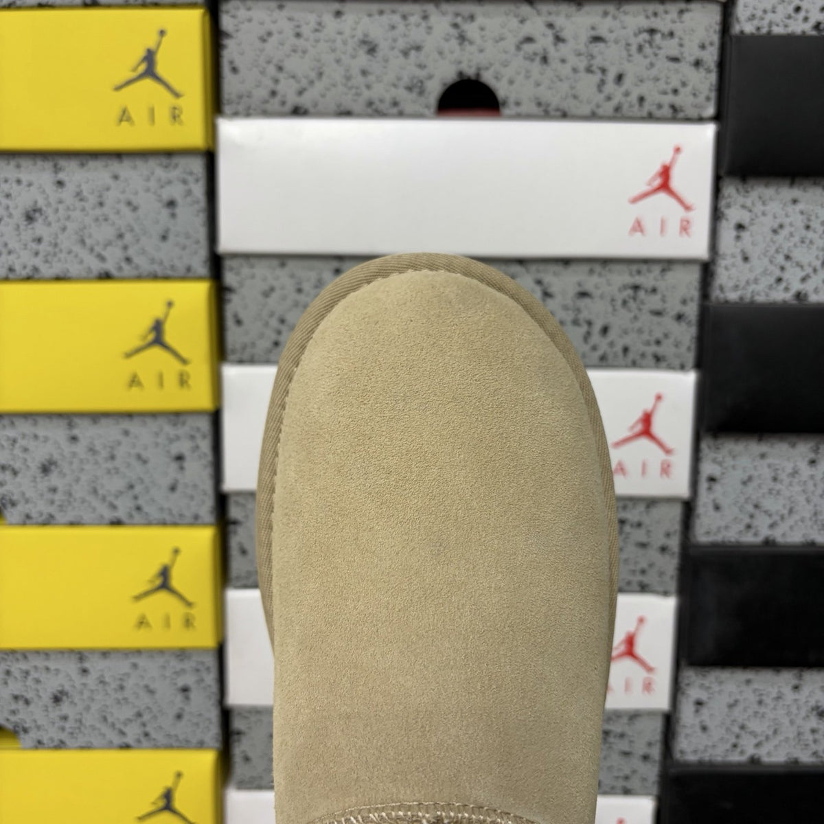 UGG Classic Ultra Mini Lite 'Sand' — vue 8