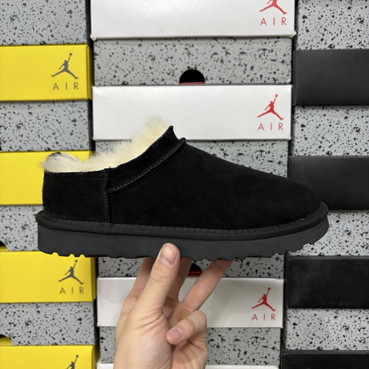 UGG Classic Ultra Mini Lite 'Black' — vue 9