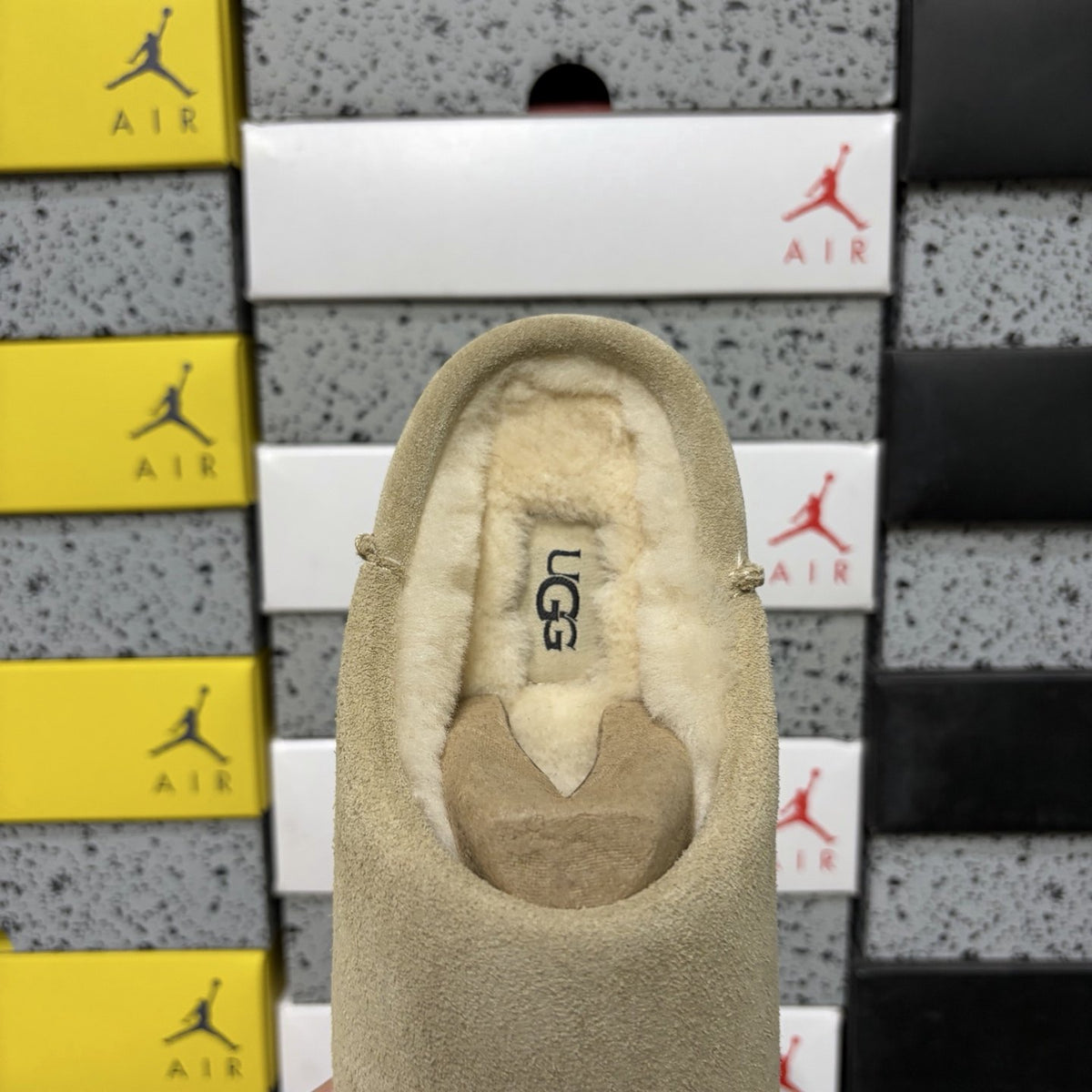 UGG Classic Slip-On 'Sand' — vue 6