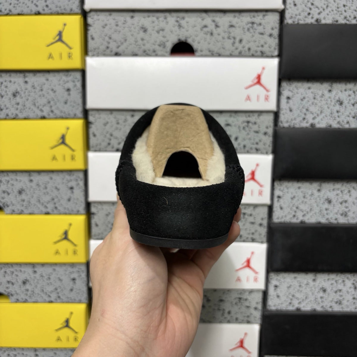 UGG Classic Slip-On 'Black' — vue 4