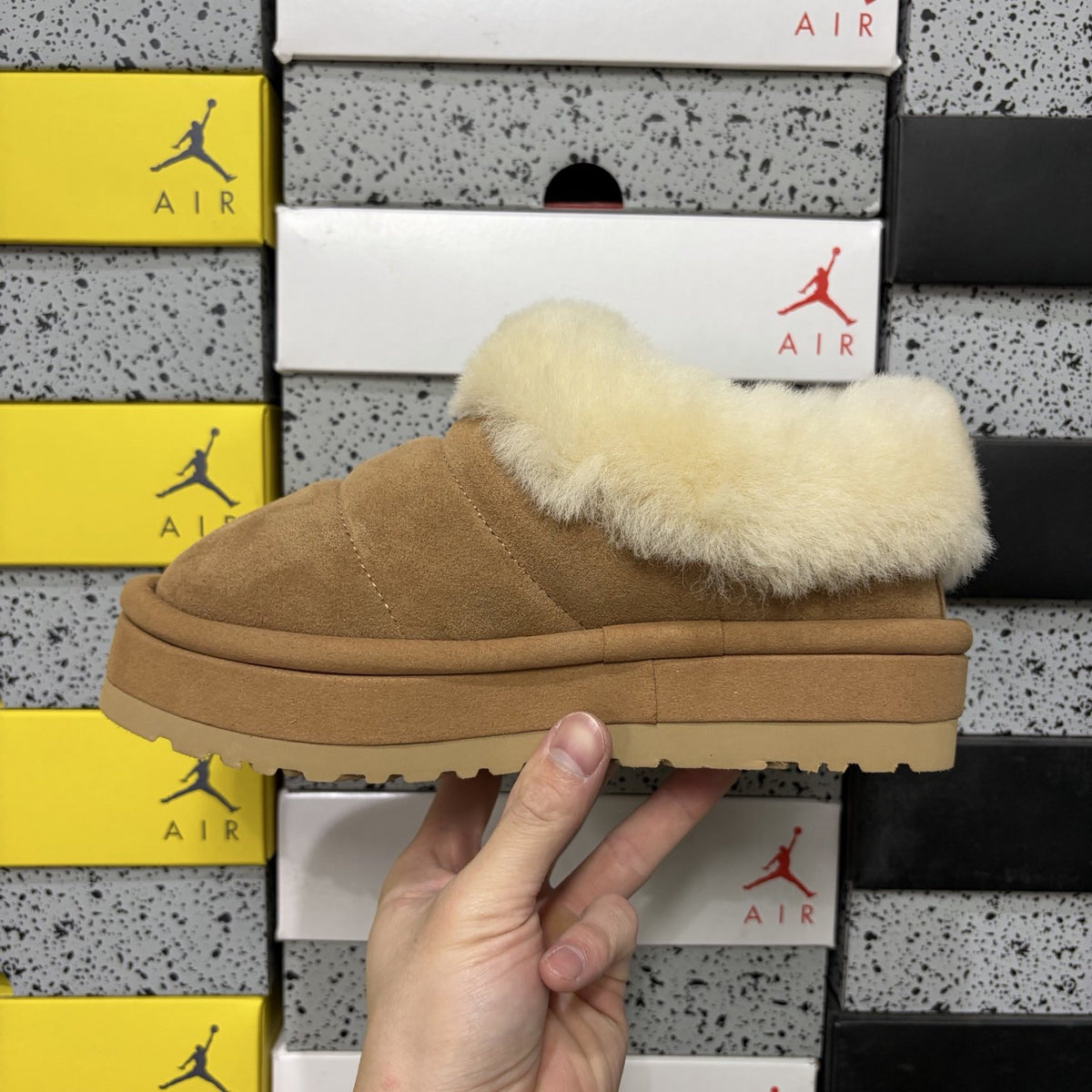 UGG Classic Ultra Mini Platform Fur 'Chestnut' — vue 2