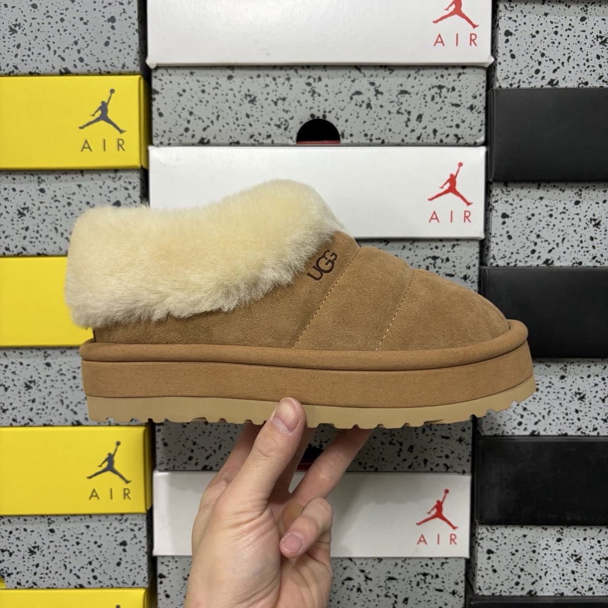 UGG Classic Ultra Mini Platform Fur 'Chestnut' — vue 9