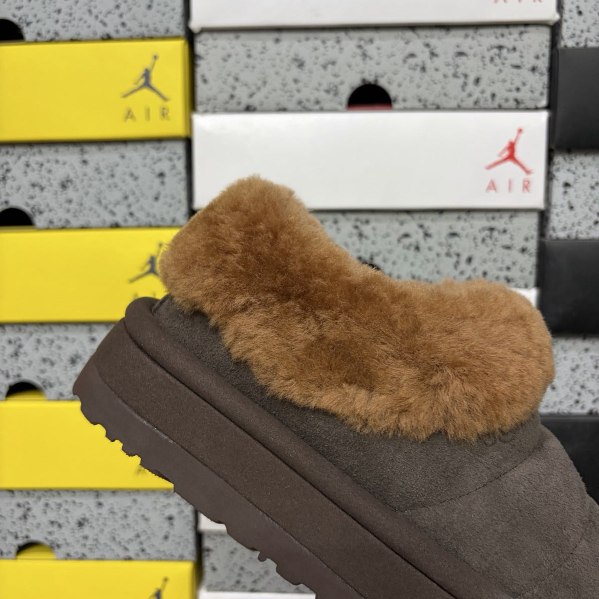 UGG Classic Ultra Mini Platform Fur 'Chocolate' — vue 6