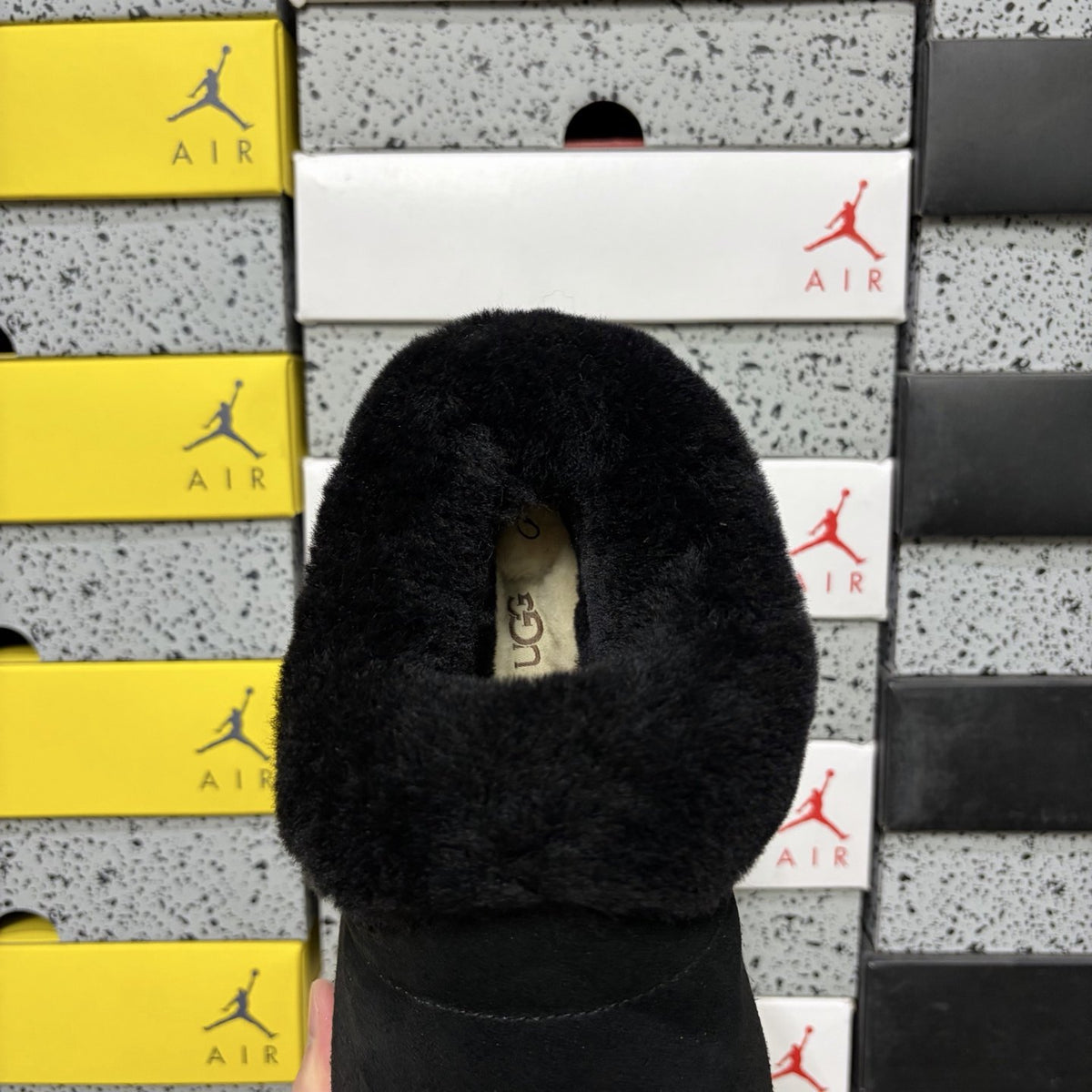 UGG Classic Ultra Mini Platform Fur 'Black' — vue 5