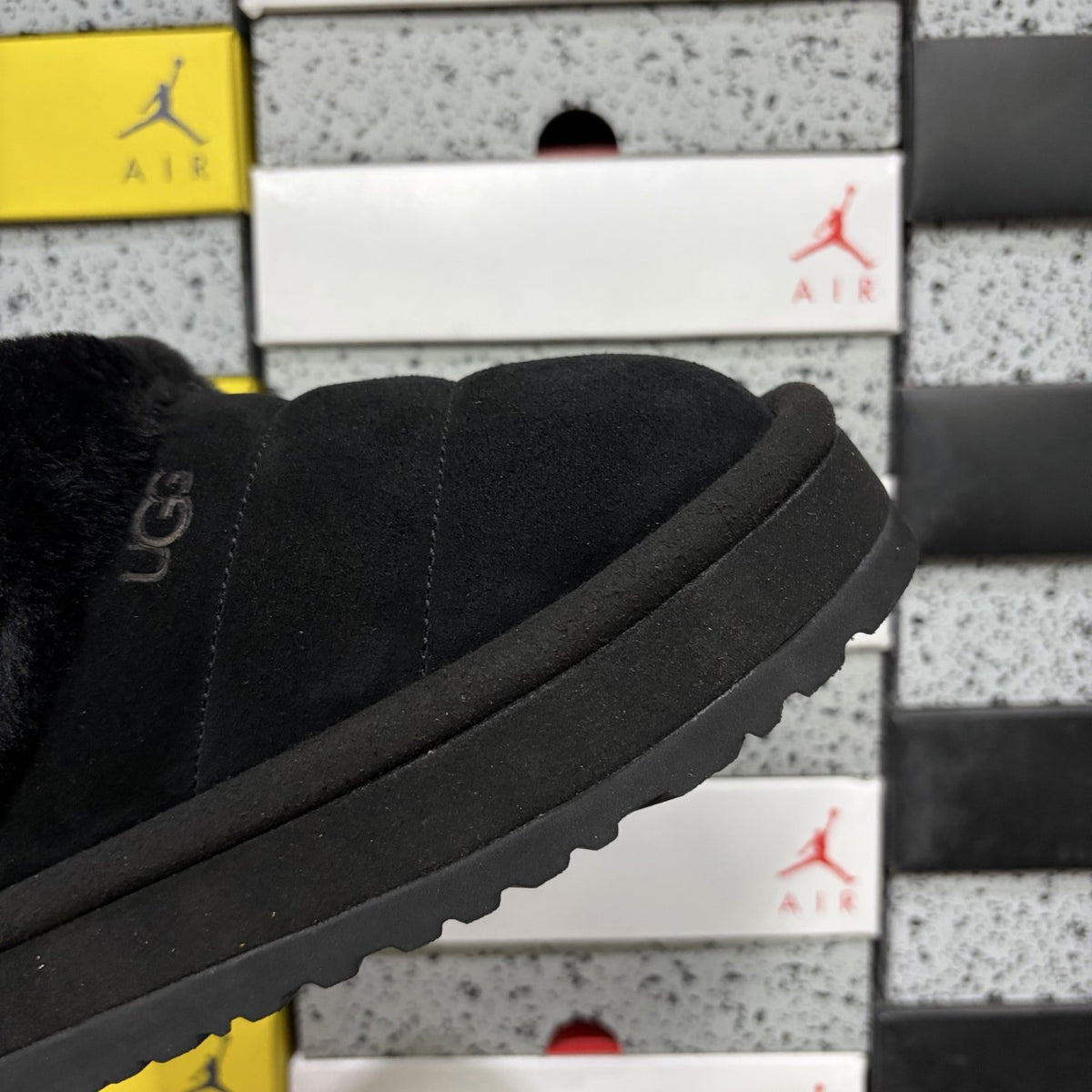 UGG Classic Ultra Mini Platform Fur 'Black' — vue 7