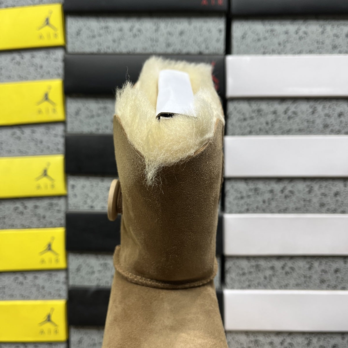 UGG Bailey Button Triplet II 'Chestnut' — vue 5