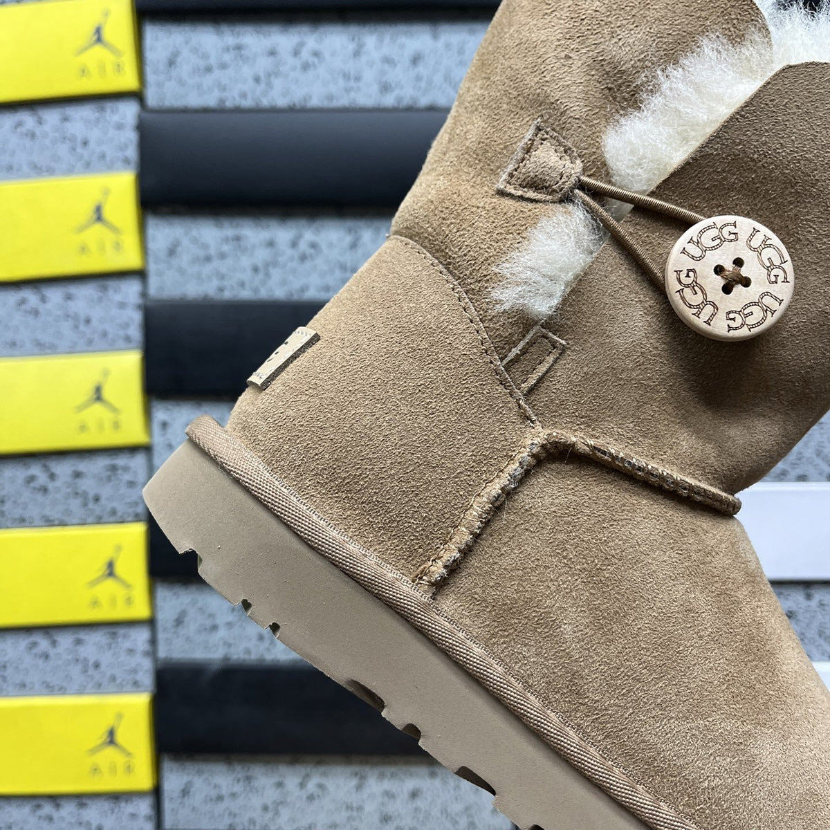 UGG Bailey Button Triplet II 'Chestnut' — vue 6