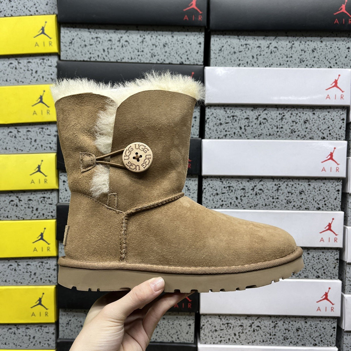 UGG Bailey Button Triplet II 'Chestnut' — vue 9