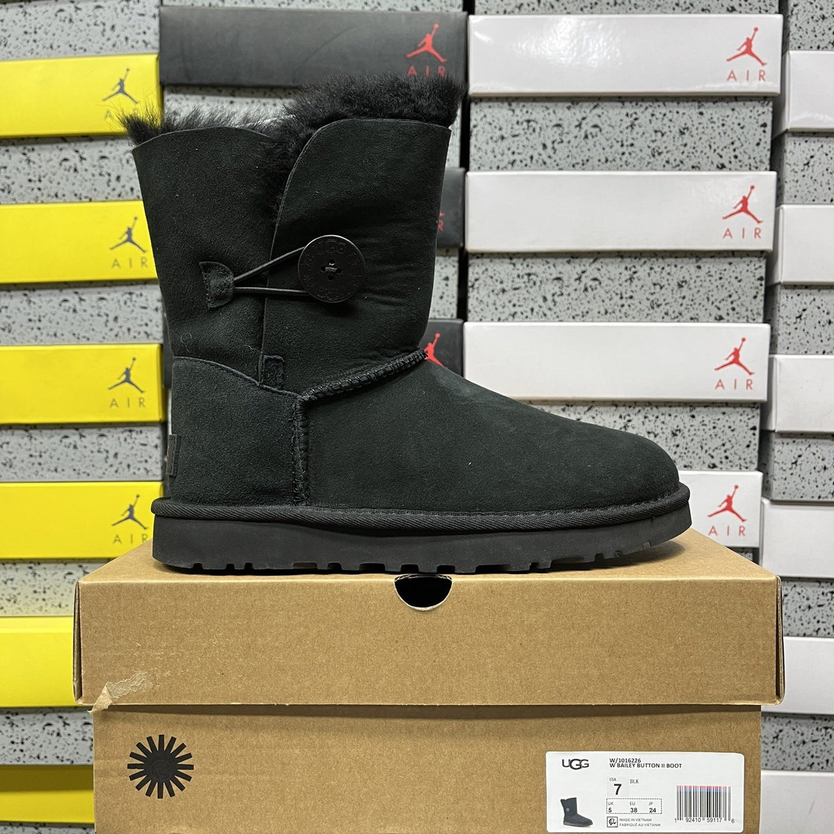 UGG Bailey Button Triplet II 'Black'