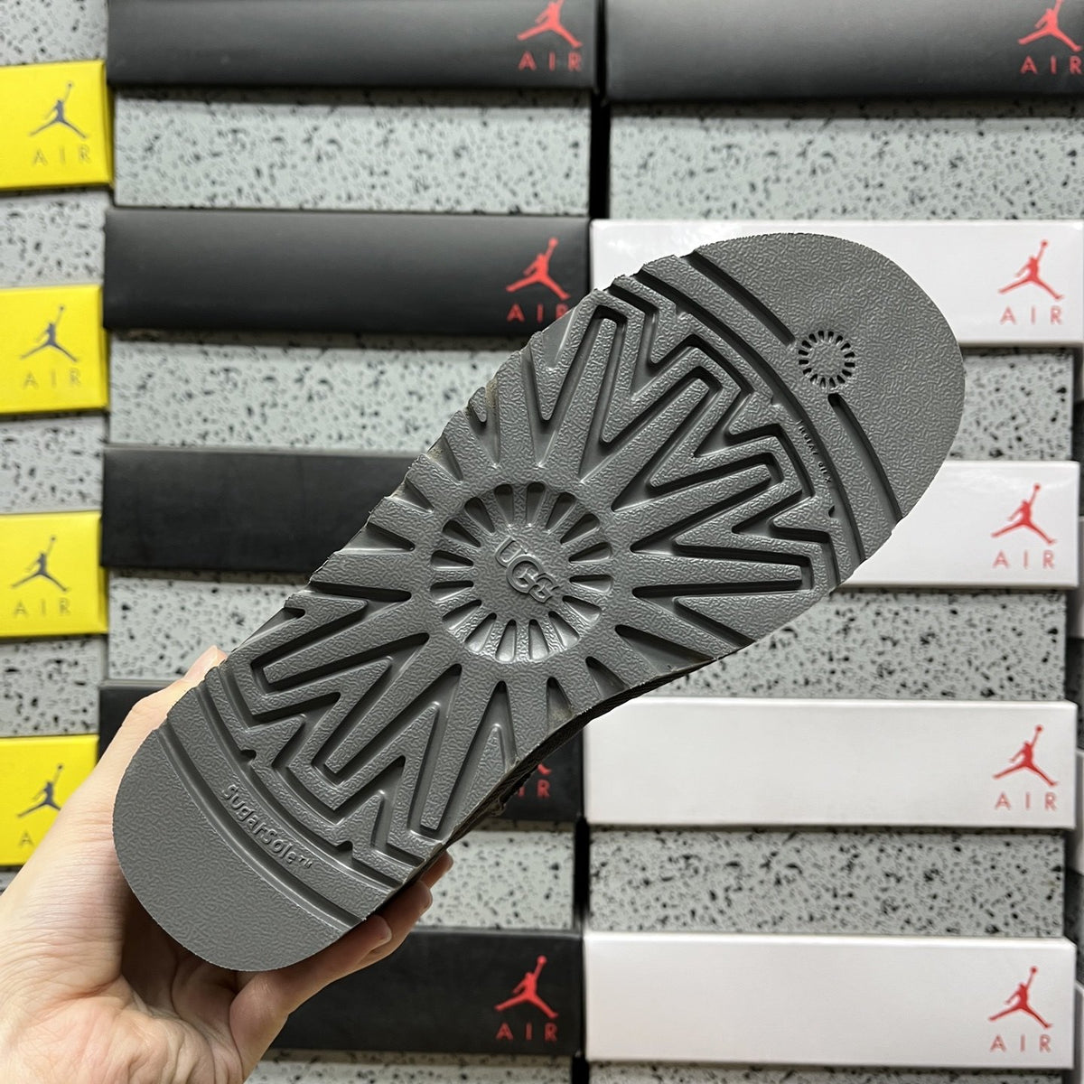 UGG Classic Mini Platform 'Grey' — vue 3