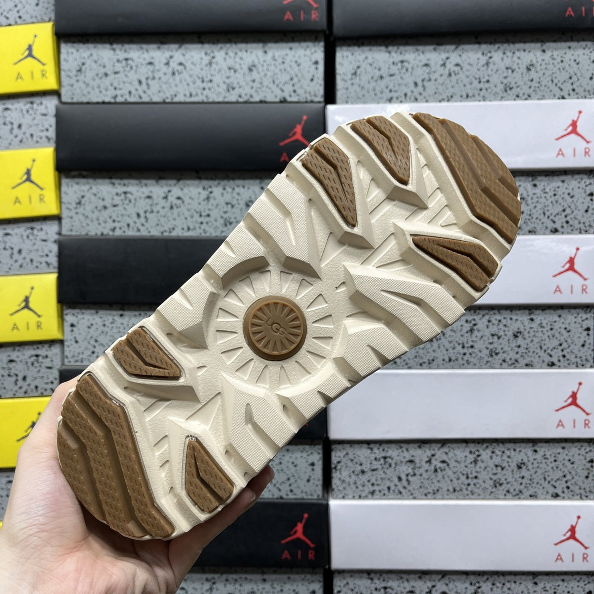 UGG Tasman Weather Hybrid 'Walnut White' — vue 3