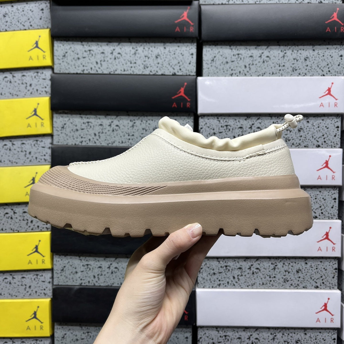 UGG Tasman Leather 'White Leather' — vue 2