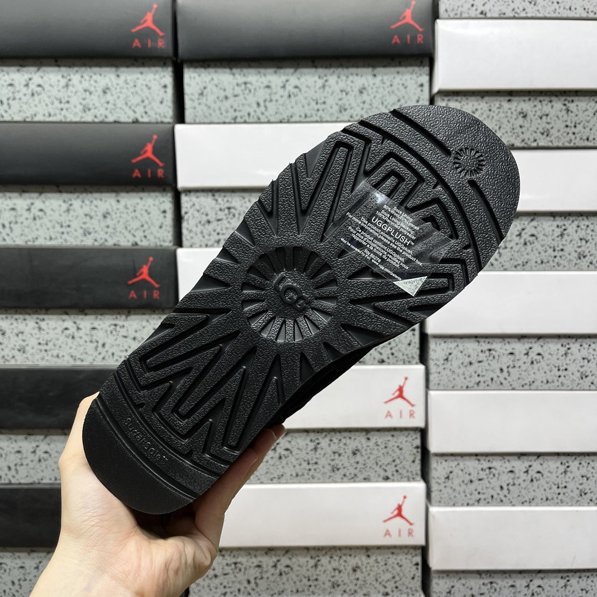 UGG Chelsea Platform 'Black' — vue 3