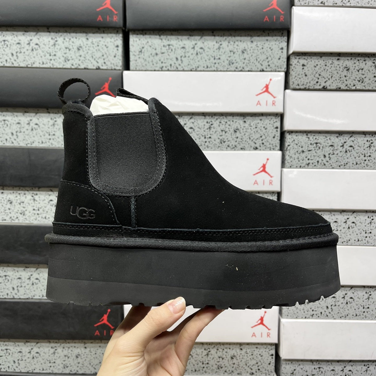 UGG Chelsea Platform 'Black' — vue 9