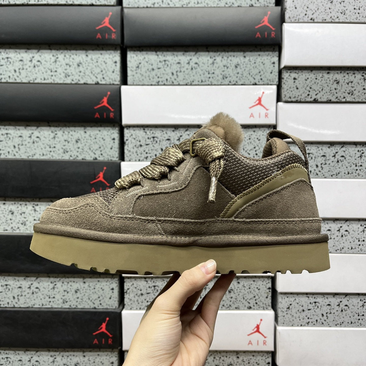 UGG Lowmel 'Smoked Brown' — vue 2