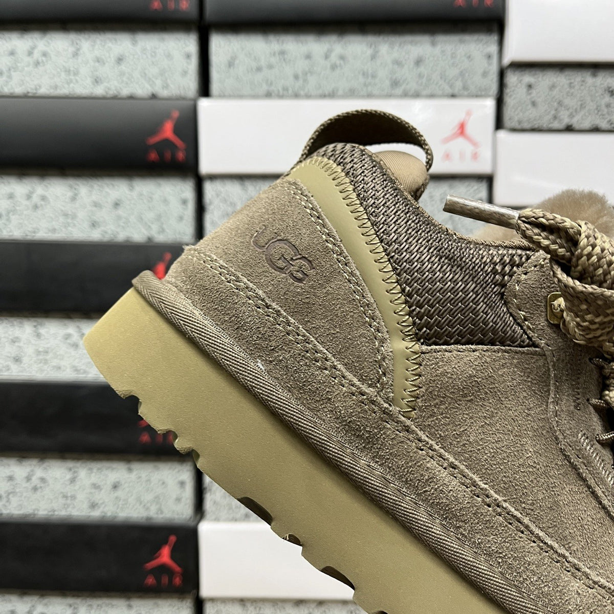 UGG Lowmel 'Smoked Brown' — vue 6
