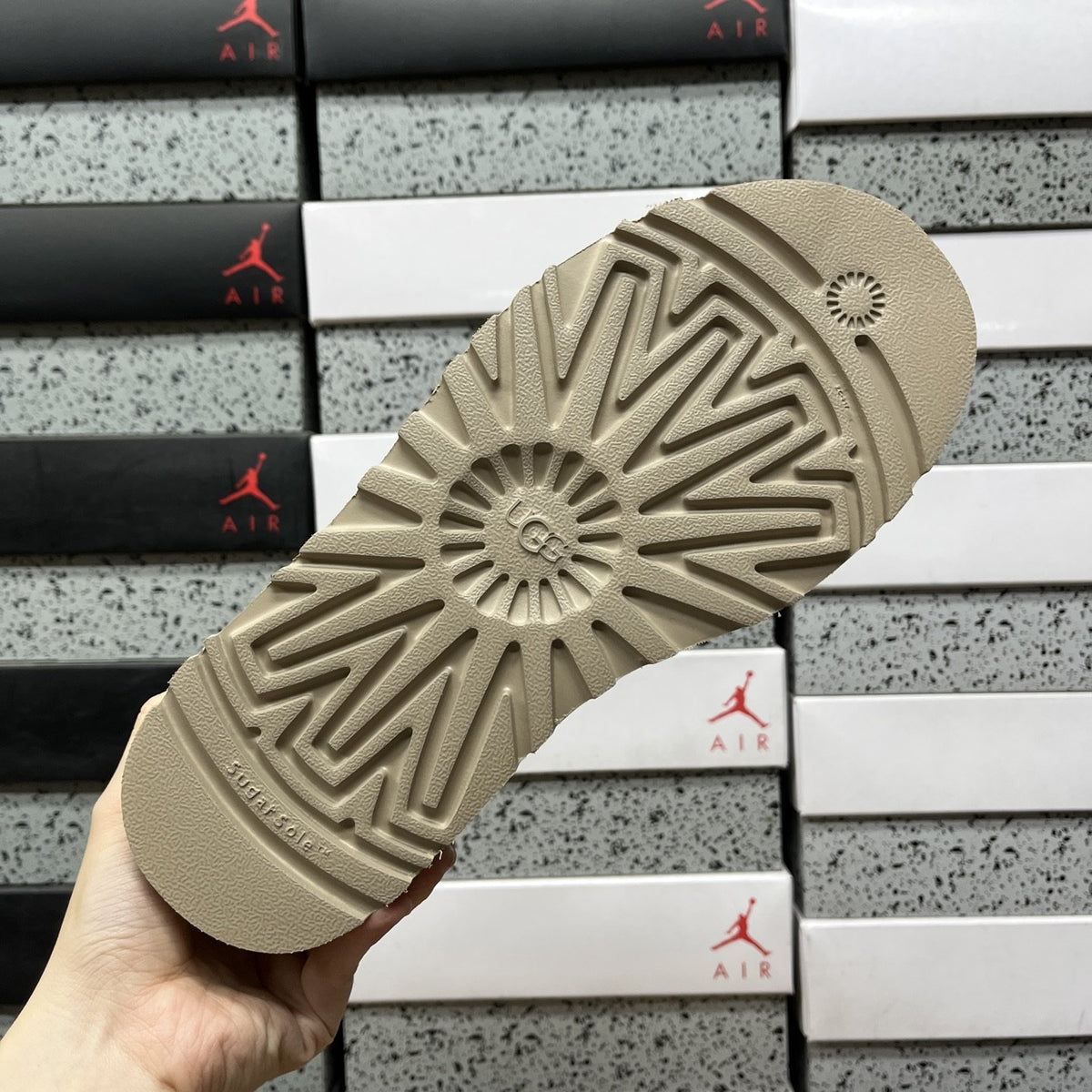 UGG Tazz Braid Mid 'Mustard Seed' — vue 3