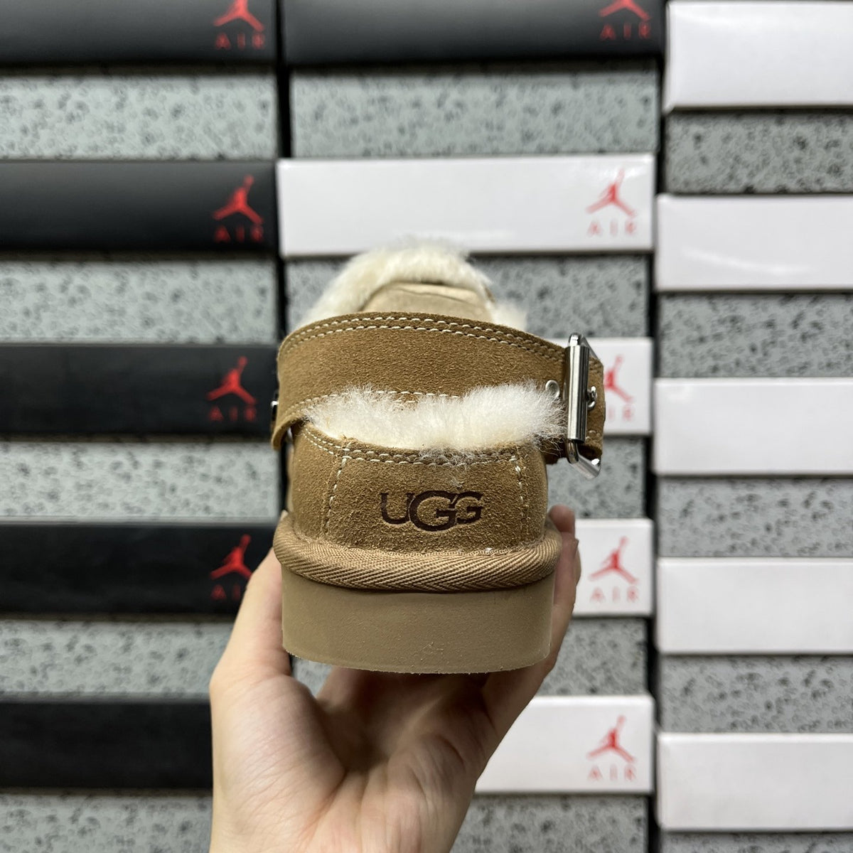 UGG Tazz Buckle 'Chestnut' — vue 4