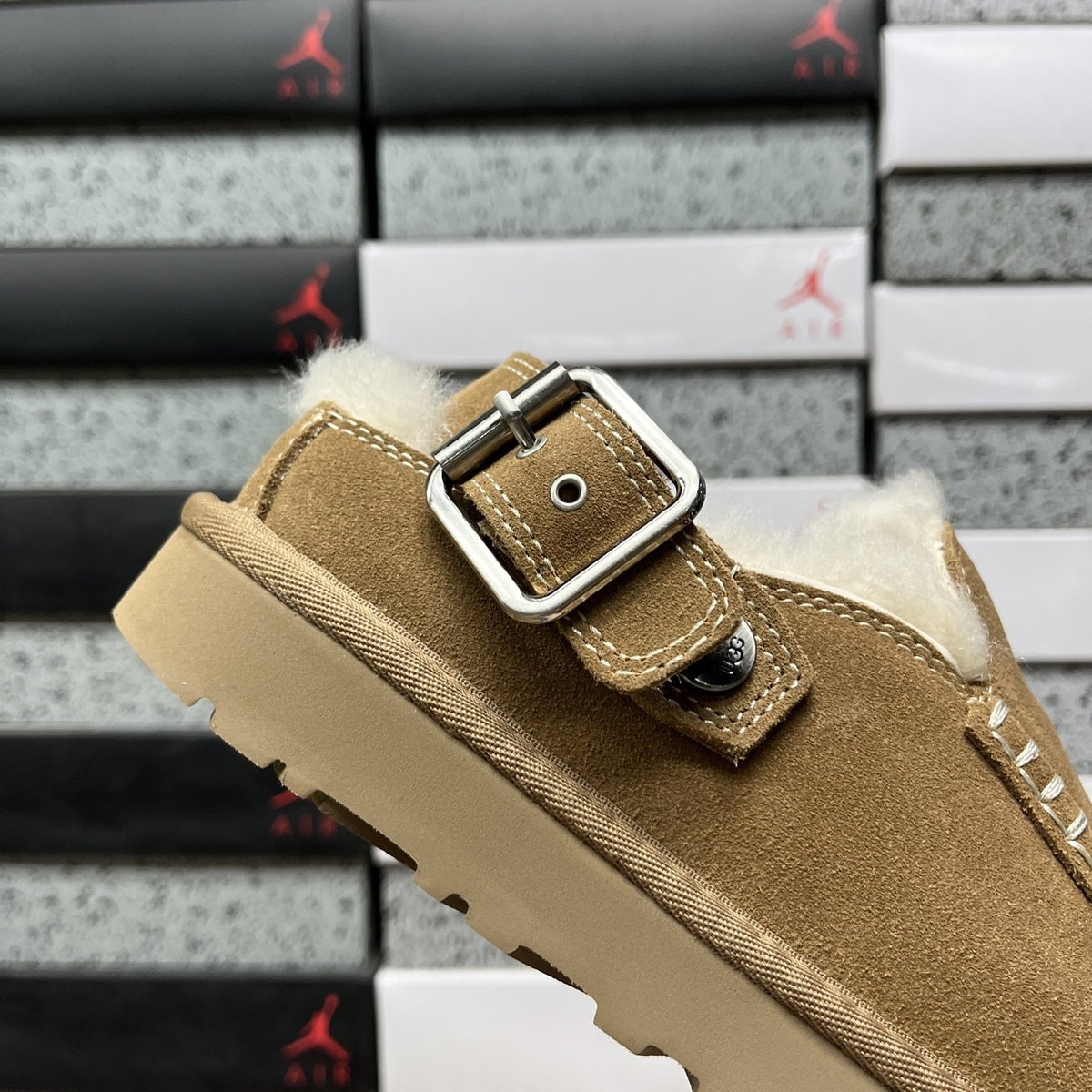 UGG Tazz Buckle 'Chestnut' — vue 6
