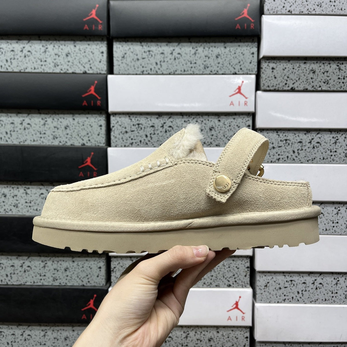 UGG Tazz Buckle 'Mustard Seed' — vue 2