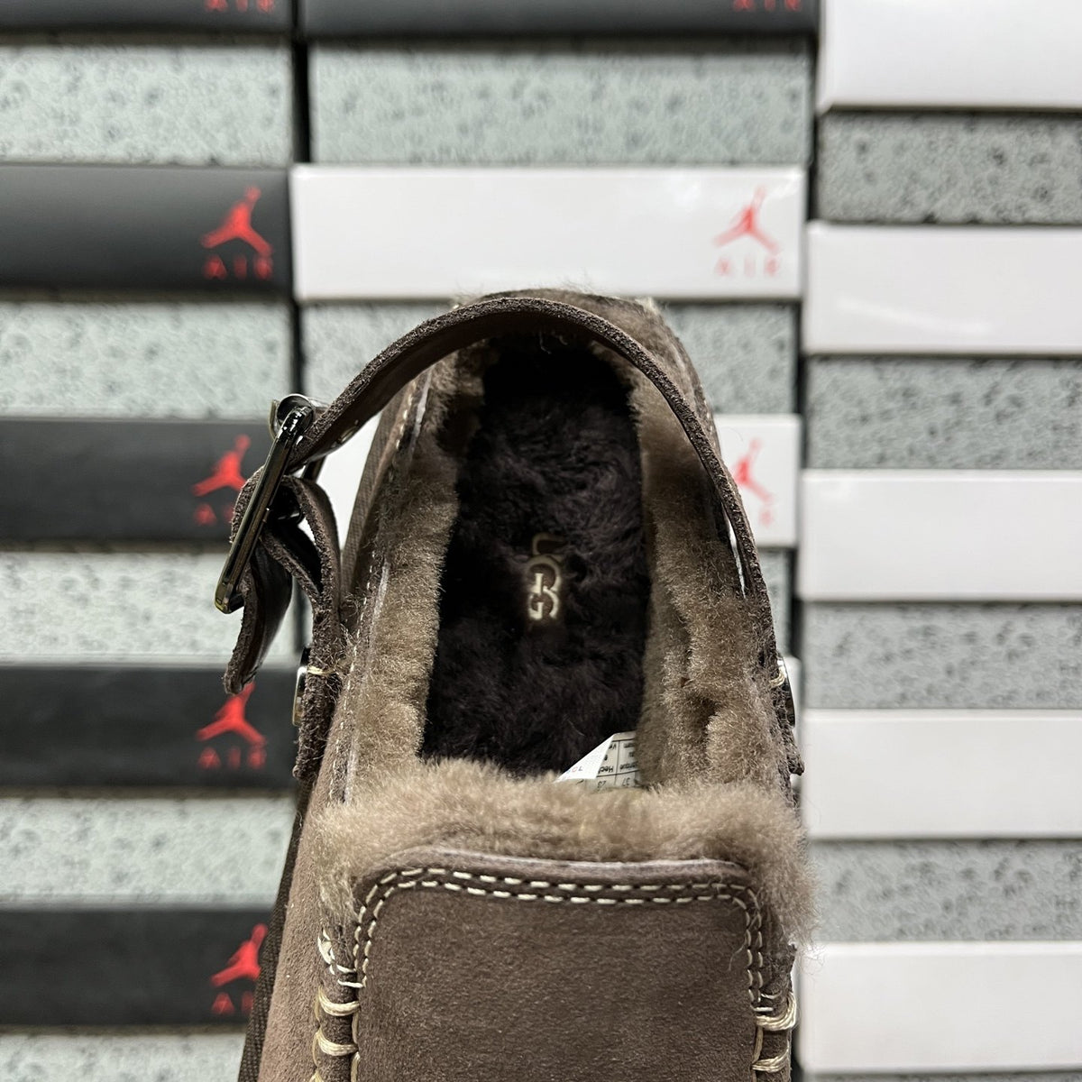 UGG Tazz Buckle 'Dark Brown' — vue 5