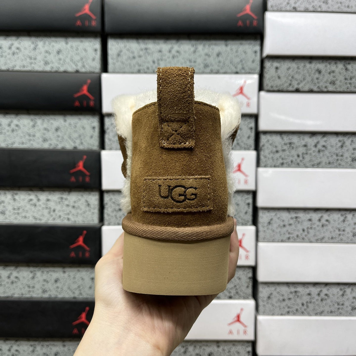 UGG Classic Ultra Mini Platform Low 'Chestnut' — vue 4
