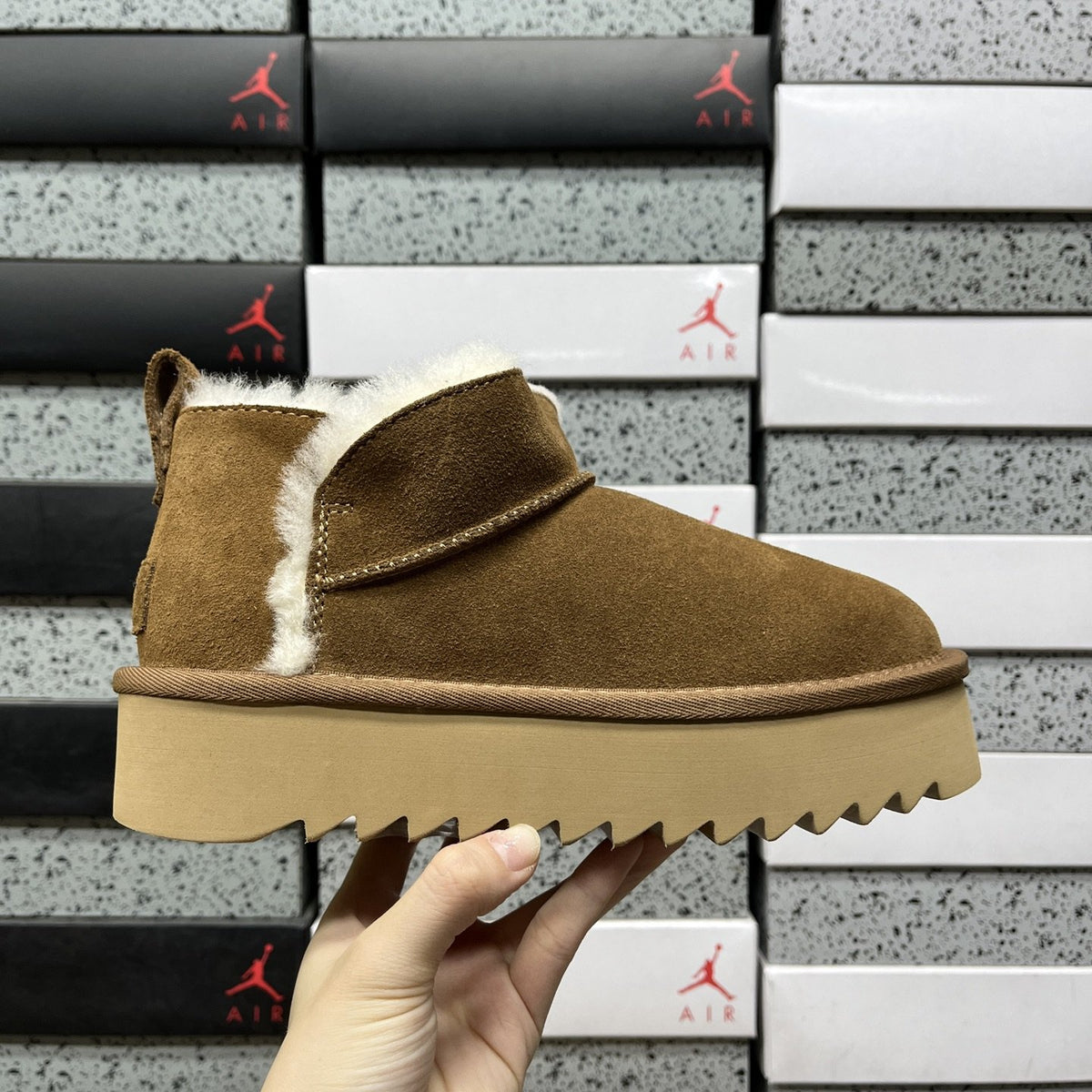 UGG Classic Ultra Mini Platform Low 'Chestnut' — vue 9